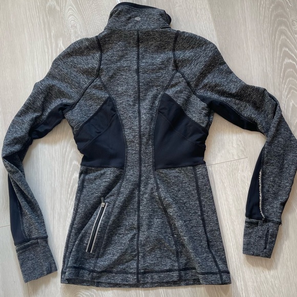 Lululemon Pullover Run Full Tilt Women’s size 4 Grey Half Zip - Picture 9 of 16